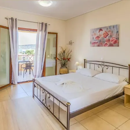 Aloustina Appartement *