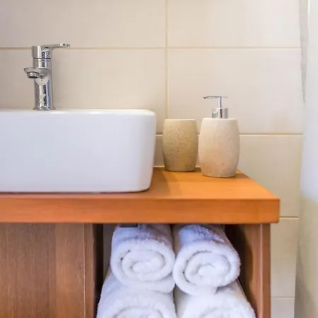 Aloustina Appartement