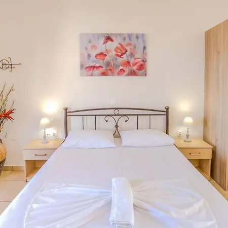 Aloustina Appartement *