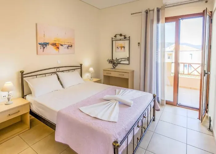 Aloustina أركانجيلوس