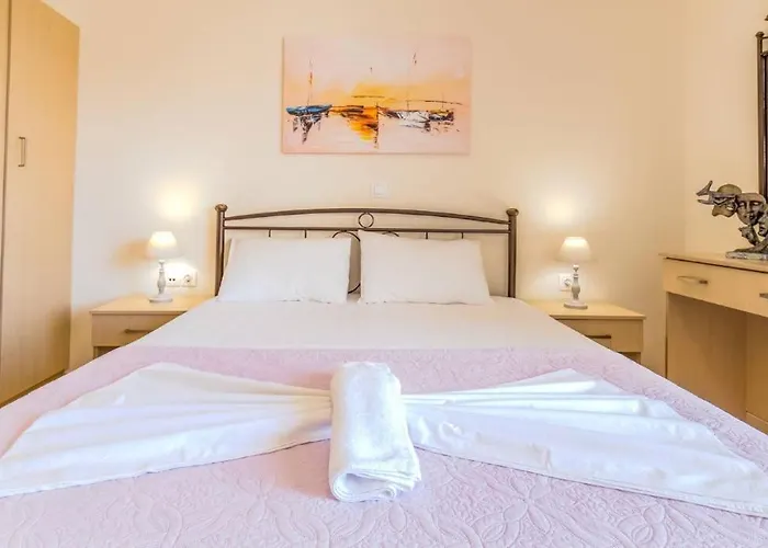 Apartamento Aloustina