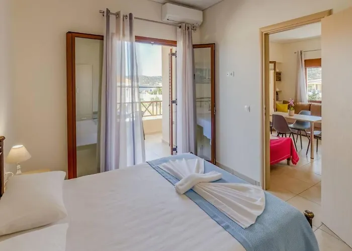 Aloustina أركانجيلوس